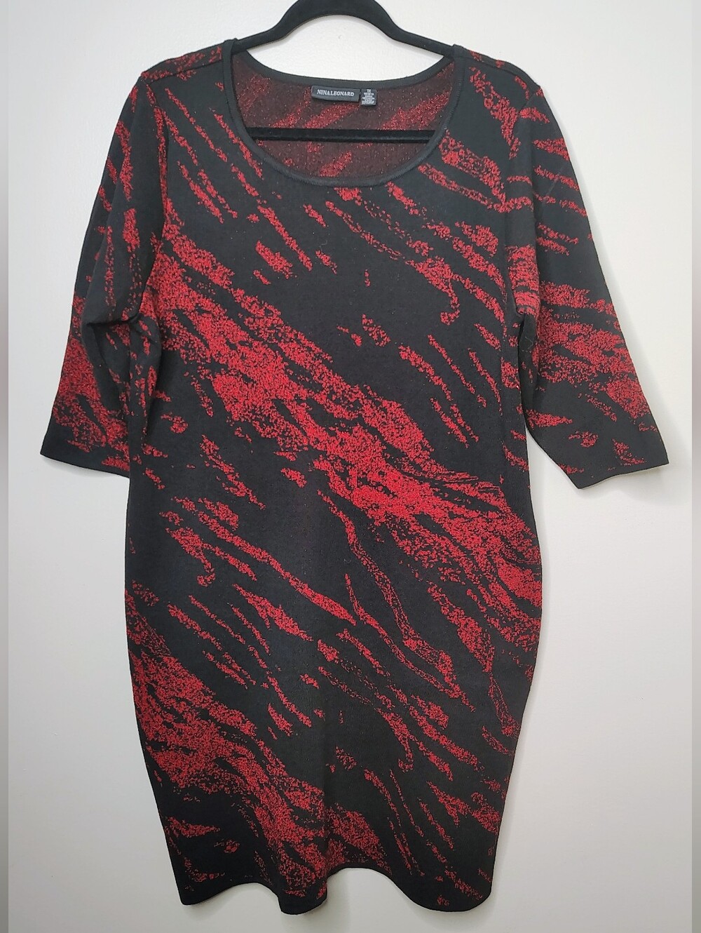 Nina Leonard 1X Black Red Metallic Jacquard Sweater Dress Abstract
